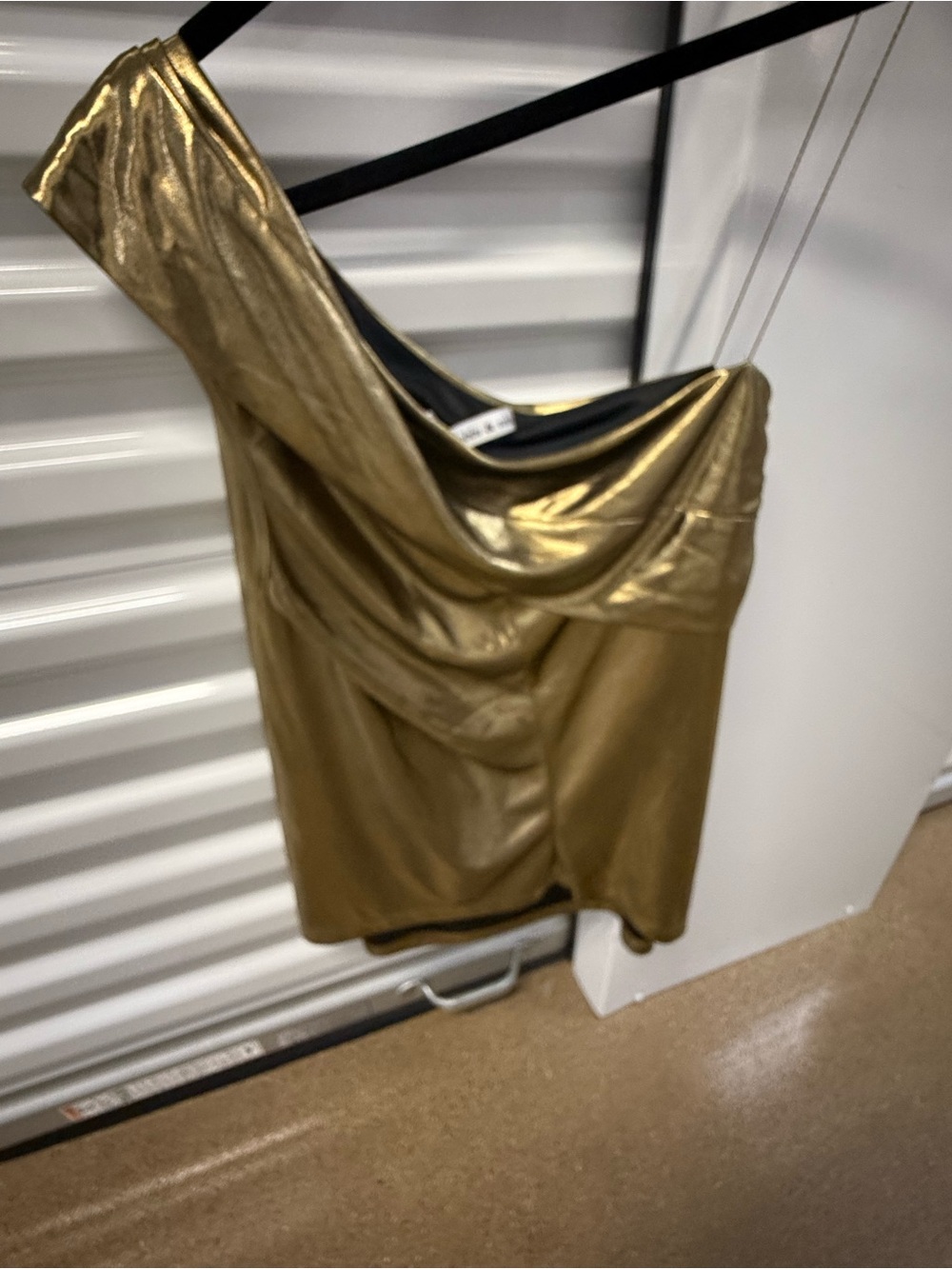 Robbi & Nikki by Robert Rodriguez One-Shoulder Metallic Gold Dress